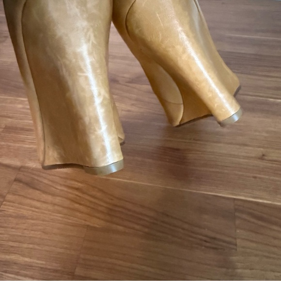 Pour La Victoire Mary Jane Wedge Heel Pumps in Soft Camel Leather, size 8 - Picture 10 of 14